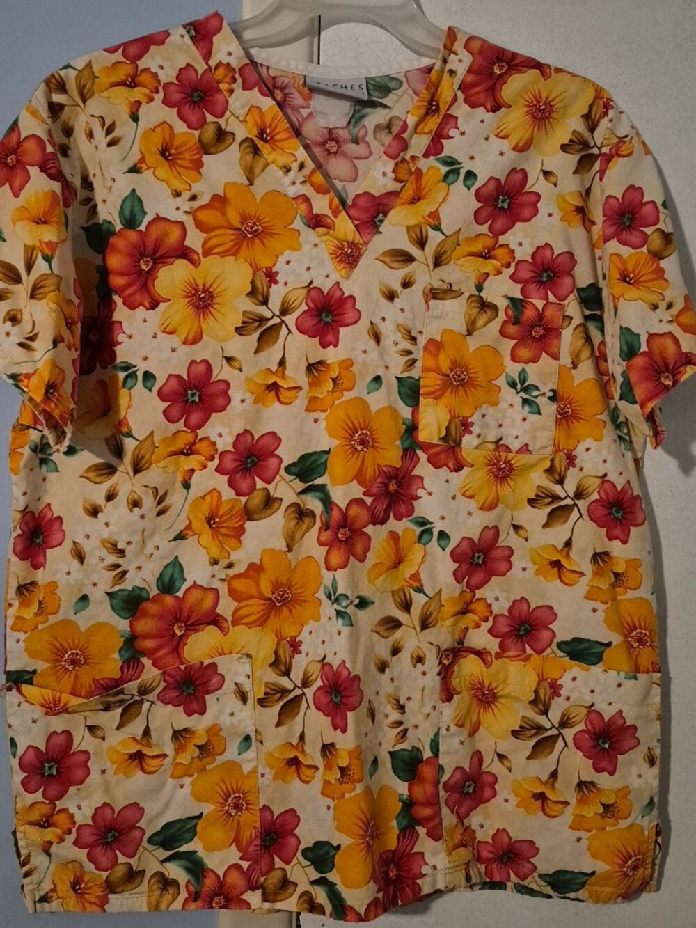 Peaches Uniform Scrub Top V-Neck Fall Orange Yellow Red Floral Women's Size L GC
